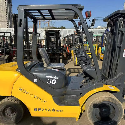 Home FD30 Original Japão Komatsu Máquina de carregamento de empilhadeira usada com largura de garfo de 150 mm