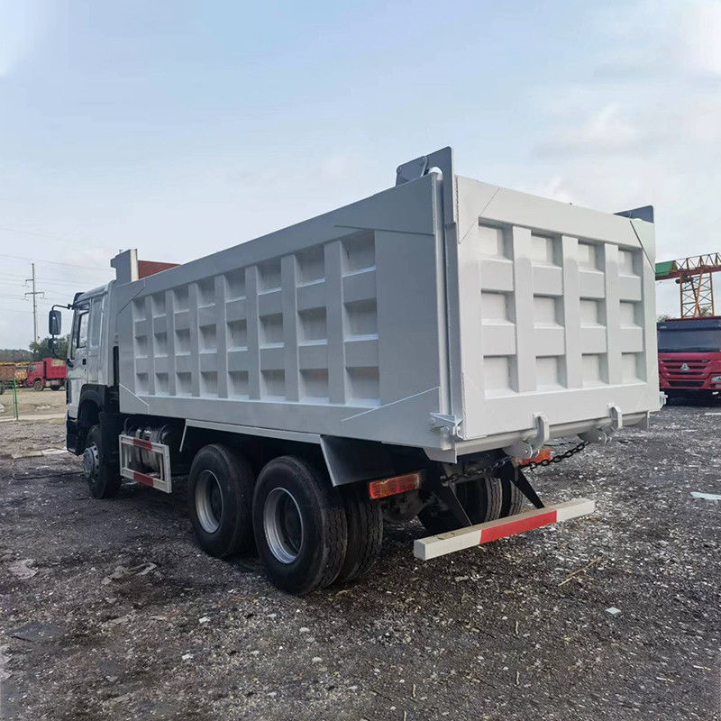 Capacidade do tanque de combustível de 300-400L Utilizado 6x4 10 Wheeler Dump Truck com alto padrão reformado