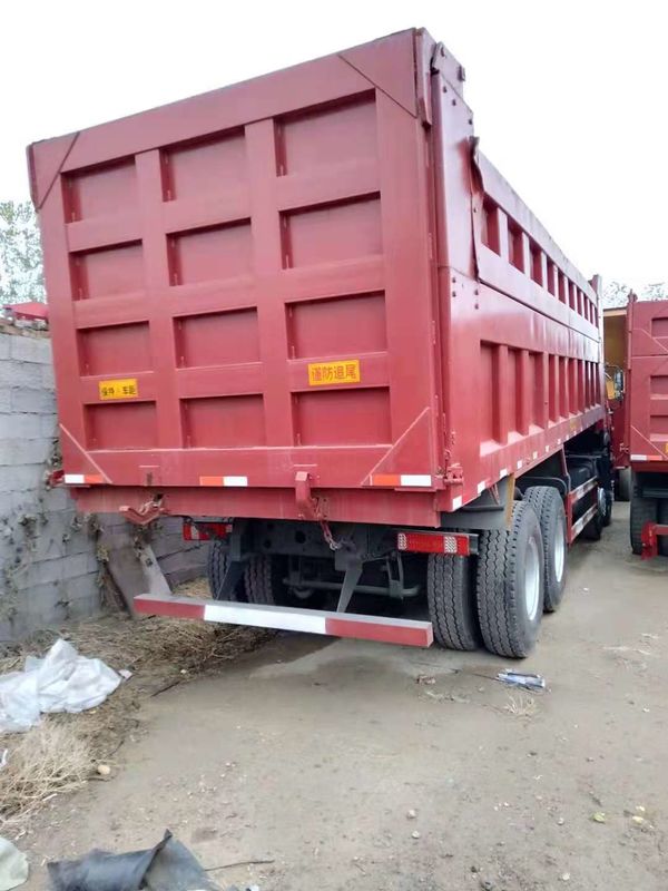 Howo 8x4 371hp 50ton Euro 2 Conduzir camião de segunda mão camião de descarga camião de despejo usado