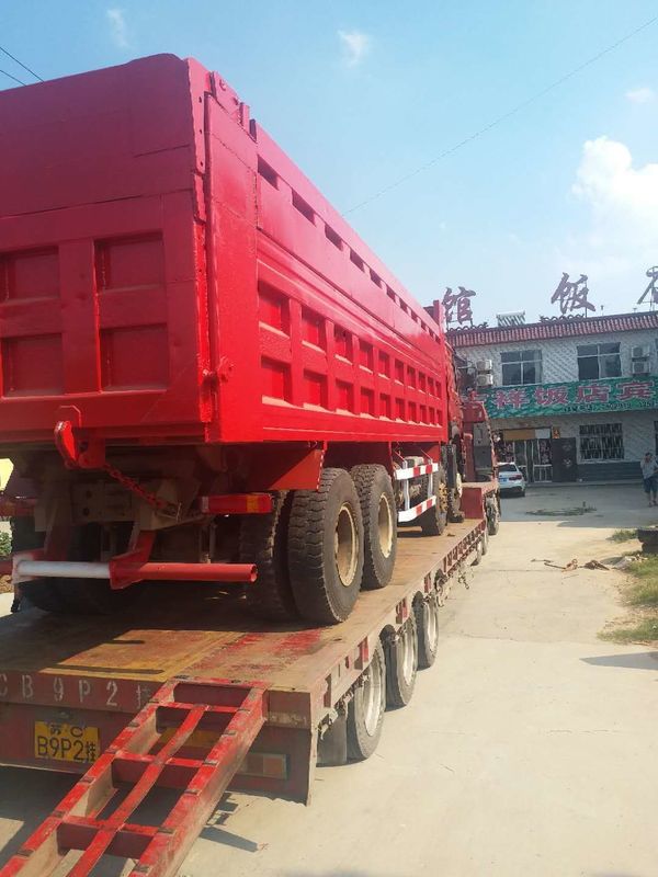 Howo 8x4 371hp 50ton Euro 2 Conduzir camião de segunda mão camião de descarga camião de despejo usado