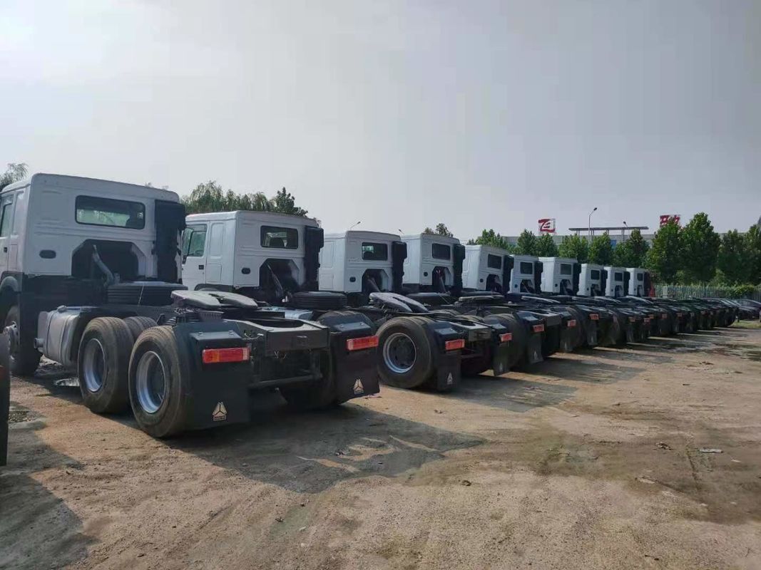 300Ltr Tanque de combustível Sinotruk Howo 6x4 All-Wheel Drive Tractor Truck para benefício