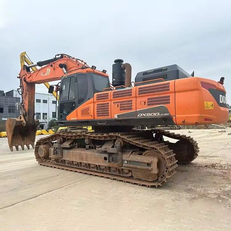 Excavadora do tipo Doosan DX500LC de 14 toneladas com outra bomba hidráulica e peso operacional de 50 toneladas