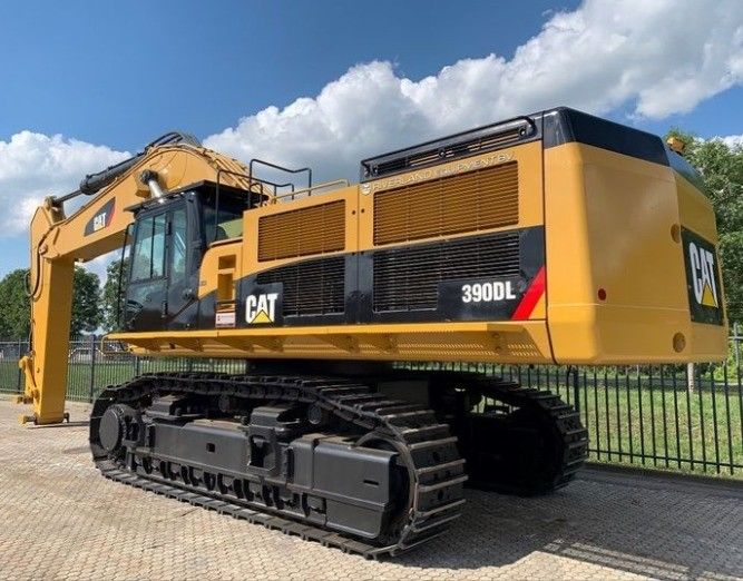 Excavadora japonesa usada CAT 390DL com outra bomba hidráulica e cilindro a preços acessíveis