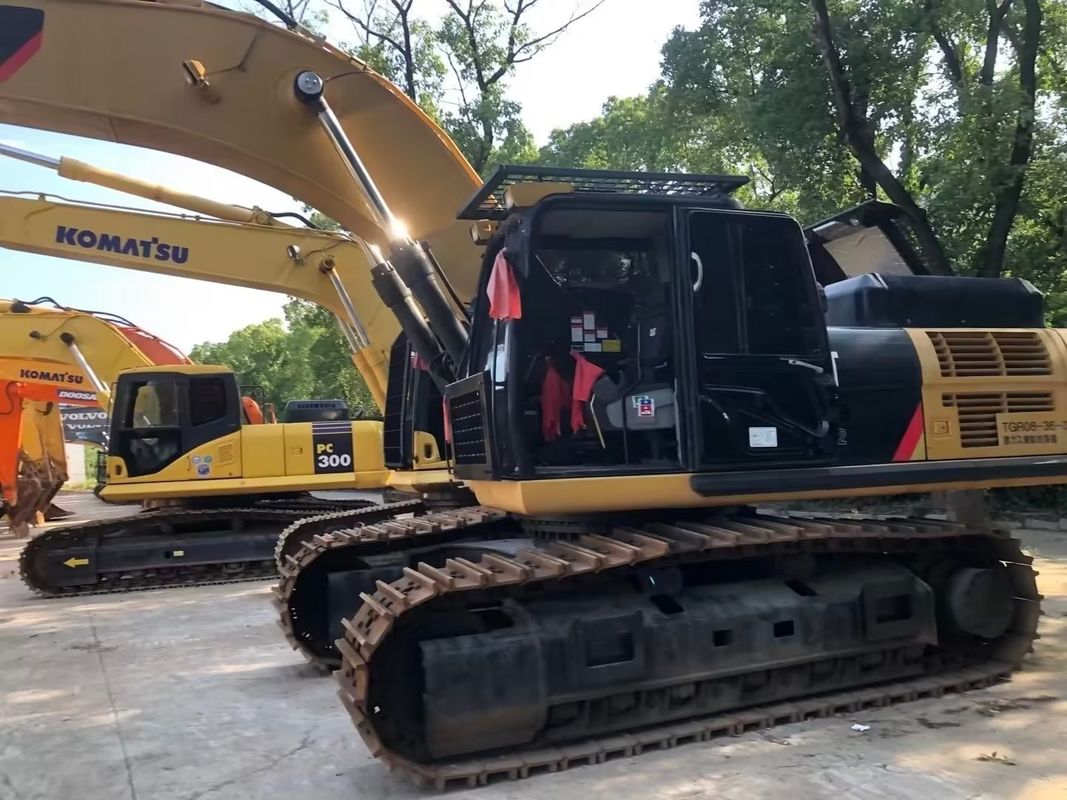 CAT 336D Excavadora com válvula hidráulica Kawasaki e 4001-6000 horas de trabalho em em Xangai