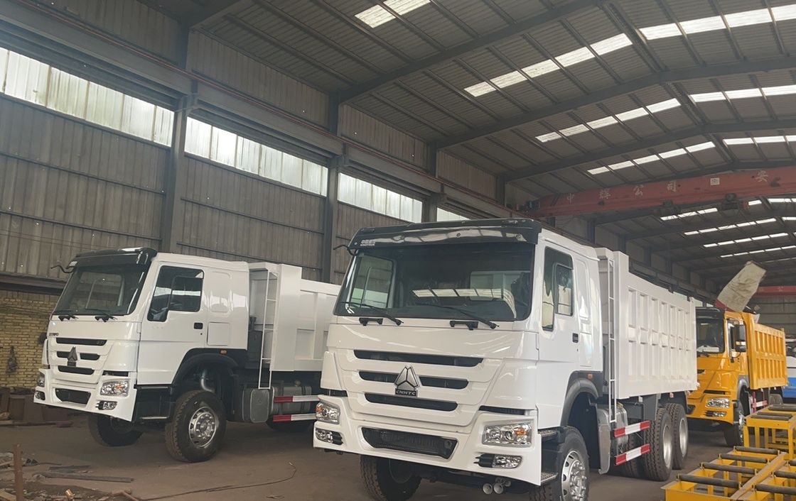 High Refurbished Standard HOWO76 Cab 25000kg Carga Dump Truck 6*4 para o desempenho