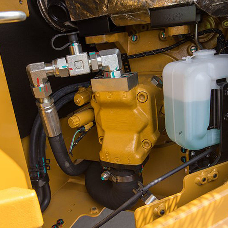 Caterpillar 310 Mini Excavadora Hidráulica de Rodagem com Grampos de Log e Bomba Hidráulica Eaton