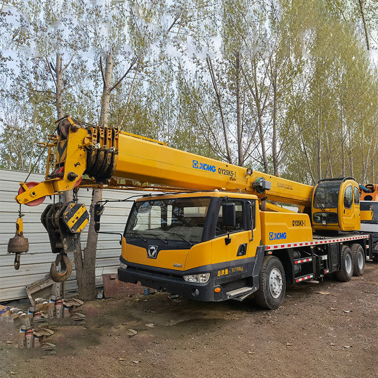 Cranes móveis de 100 toneladas Cranes de elevação de camiões usados com velocidade máxima de operação de 75 km/h