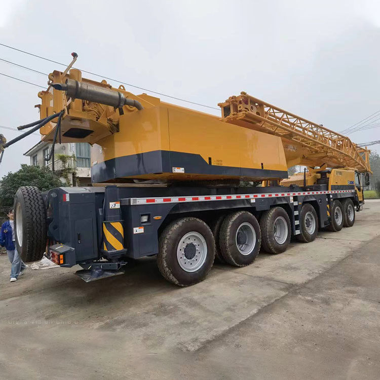Cranes móveis de 100 toneladas Cranes de elevação de camiões usados com velocidade máxima de operação de 75 km/h