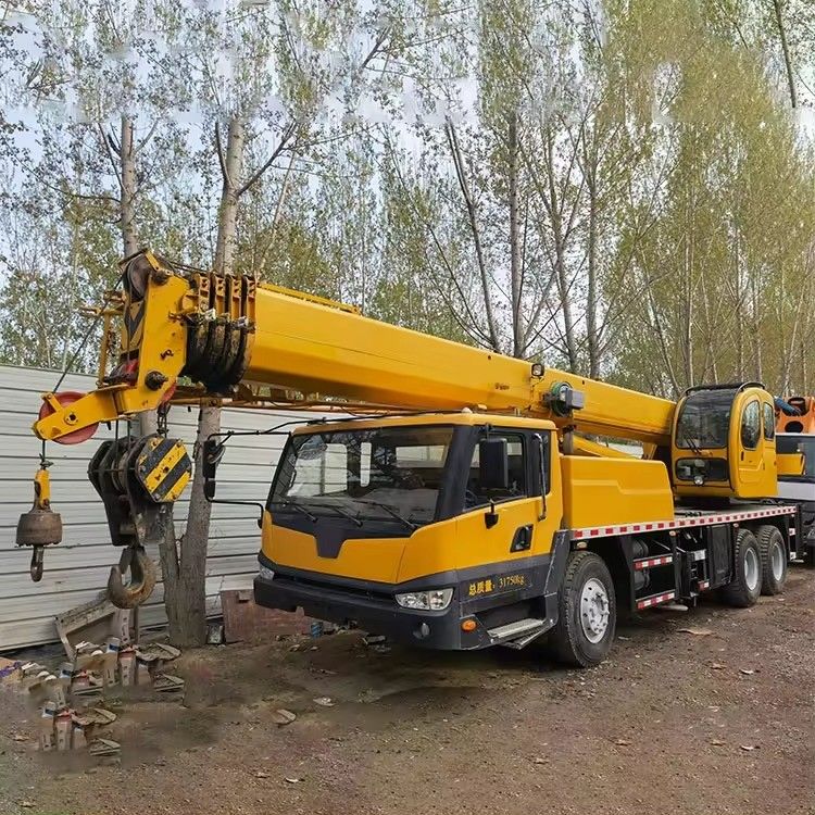 Moinho móvel Zoomlion de 25 toneladas usado com moinho de caminhão de segunda mão com bomba hidráulica original
