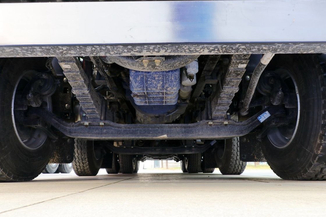 6x4 400HP Shacman Dump Truck com capacidade do motor 8L e 12.00R20 18PR pneus