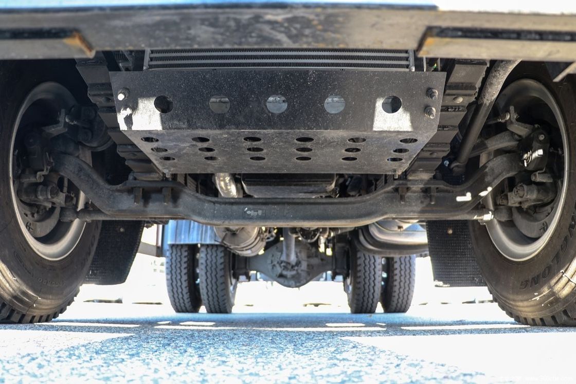 Caminhão de descarga de 200 HP FAW 4x2 com caixa de transmissão manual e tanque de combustível de alta capacidade
