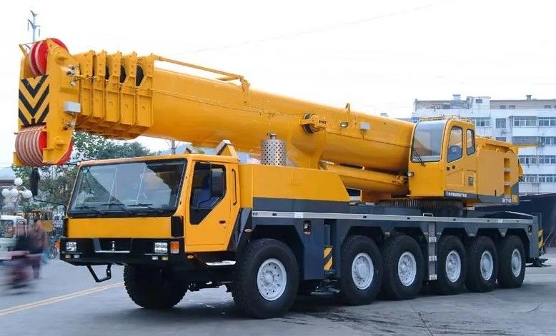 QAY160 Guindaste hidráulico móvel de 160 toneladas para camião 2016 Ano 2001-4000 Horas de trabalho