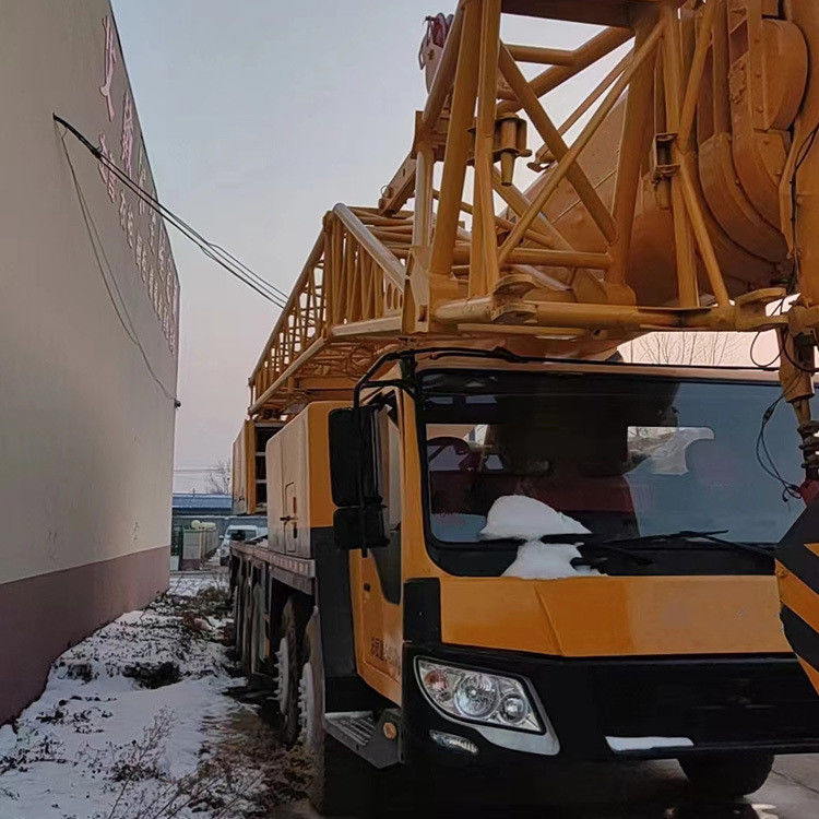 100 toneladas QY100K Guindaste de camião Zoomlion usado com guindaste telescópico de barra reta