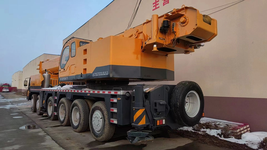 100 toneladas QY100K Guindaste de camião Zoomlion usado com guindaste telescópico de barra reta