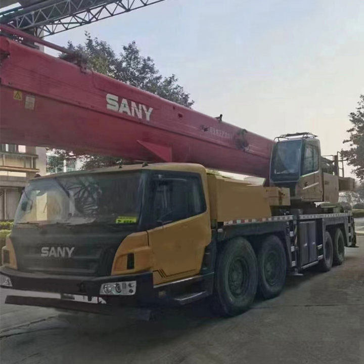 80000 kg Direção esquerda Carrinho hidráulico Guindaste de 80 toneladas STC 800 Carrinho de guindaste Sany usado