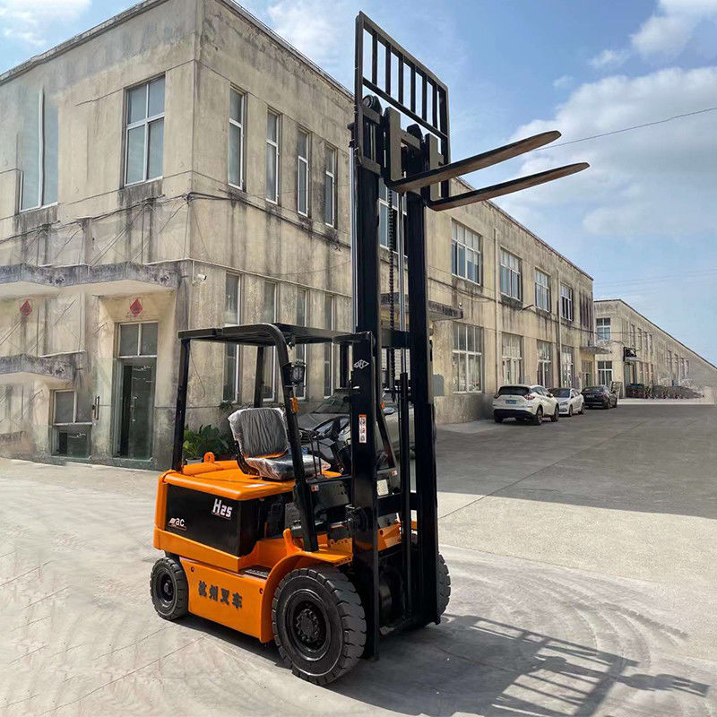 2 portões quadrados 4 rodas motrizes todo terreno empilhadeira elétrica 2.5 toneladas Bateria de lítio usada