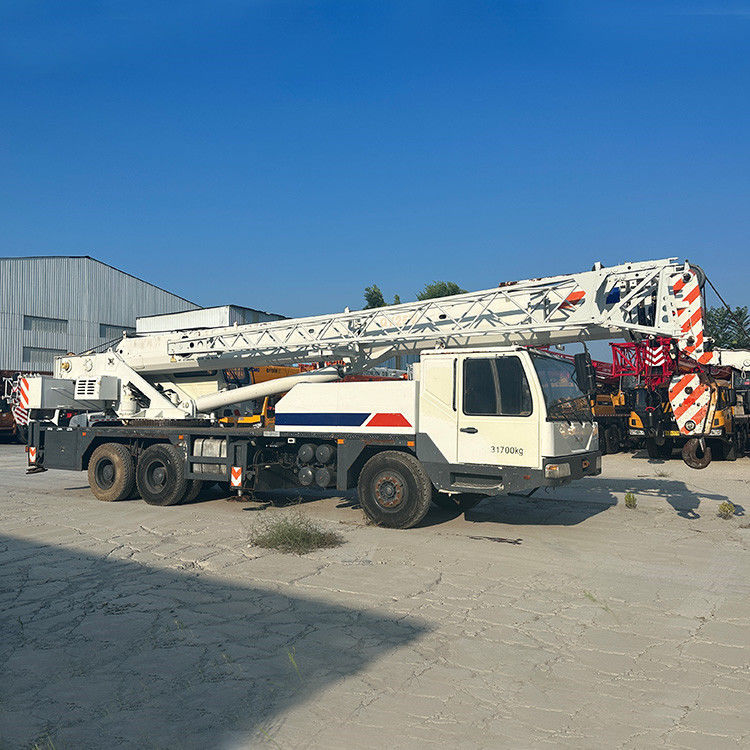 Guindaste de construção Zoomlion de 25 toneladas com cor branca e cilindro hidráulico