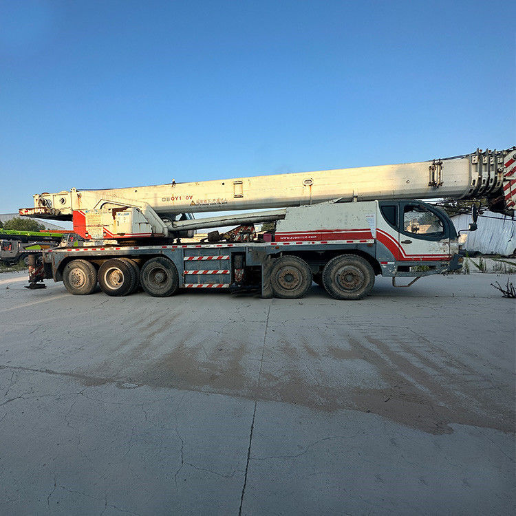 Guindaste de construção Zoomlion de 25 toneladas com cor branca e cilindro hidráulico