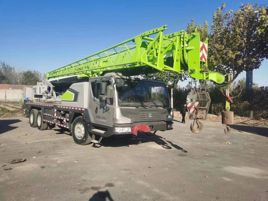 Good Zoomlion 25 Ton Truck Crane com design verde e velocidade máxima de operação de 80 km/h