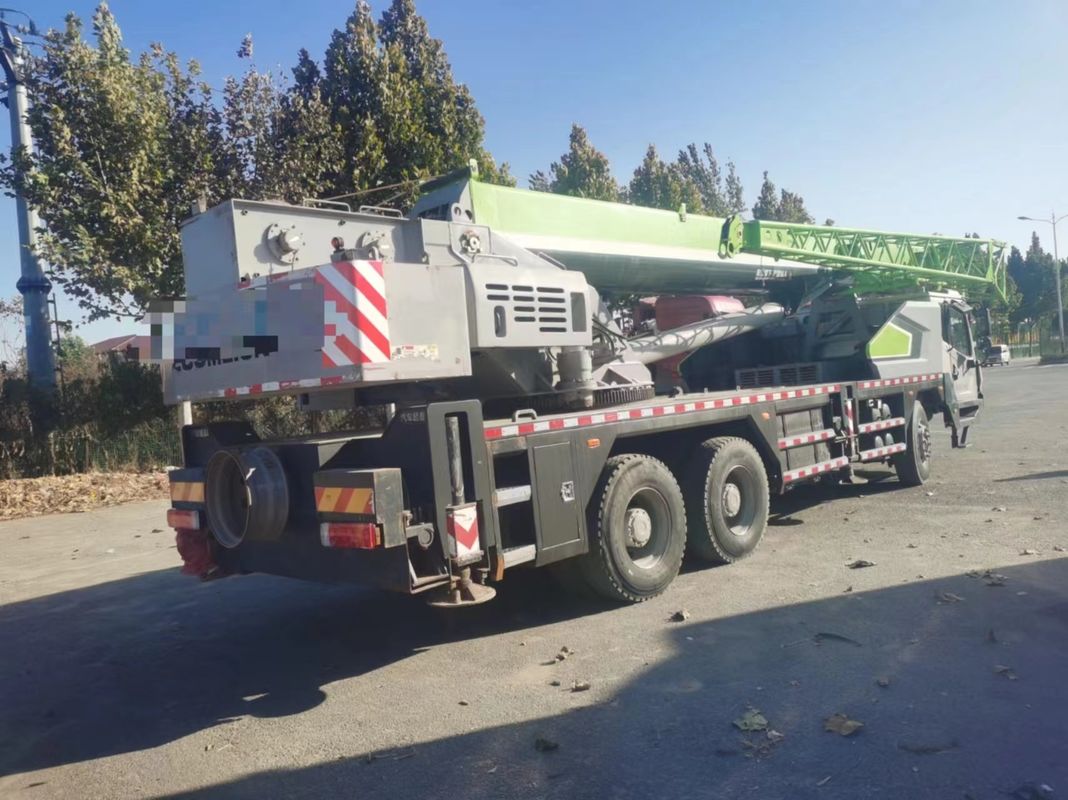 Good Zoomlion 25 Ton Truck Crane com design verde e velocidade máxima de operação de 80 km/h