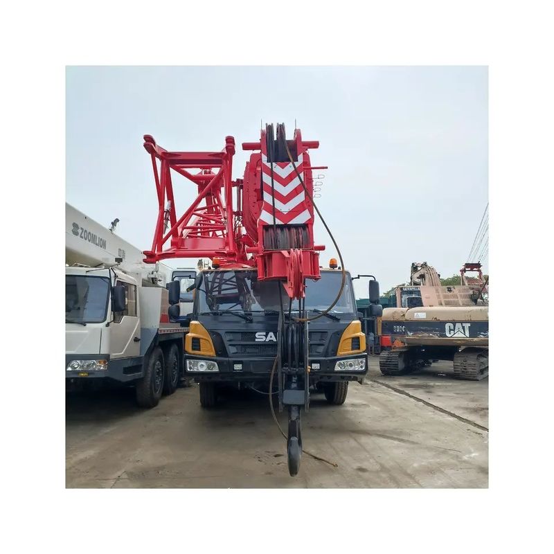 STC1000T Grão de caminhão hidráulico de 100 toneladas com potência máxima de 353/1900kW/rpm