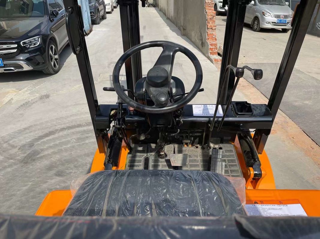 3000 kg Peso nominal de elevação Altura em diesel em empilhadeiras para lojas de materiais de construção Venda