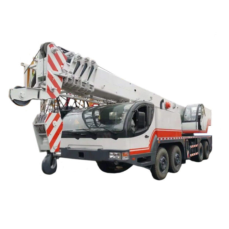 A China vende uma grua Zoomlion QY50 com horas de trabalho de 40001-50000 e funcionalidade de dobragem