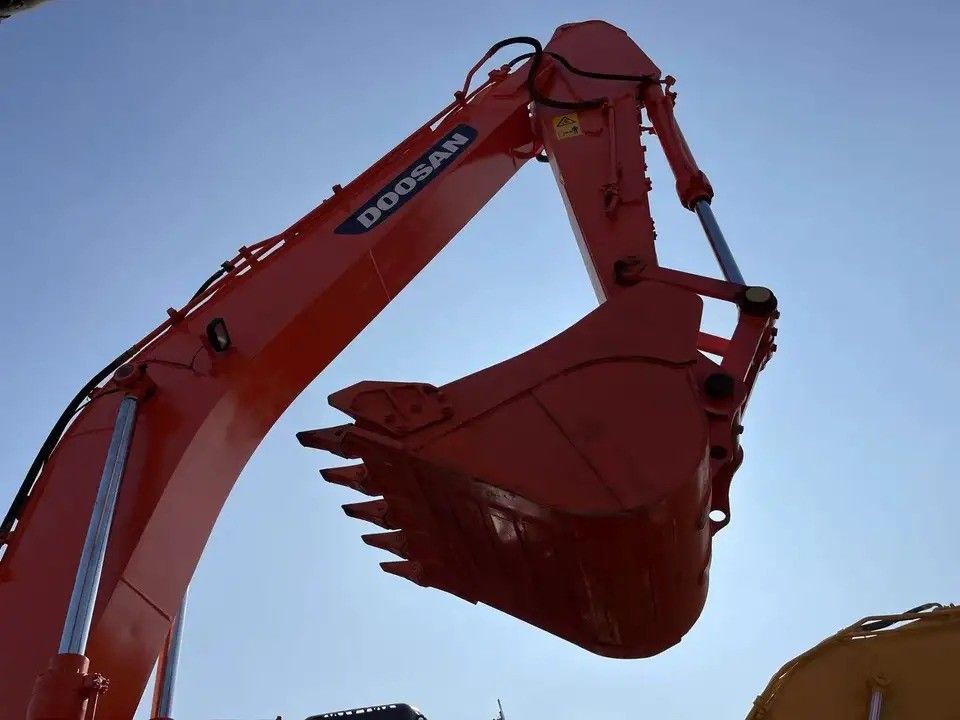 Radius máximo de escavação 10705 mm 110 kw Boa condição Excavadora Doosan DX225 LC Crawler Digger