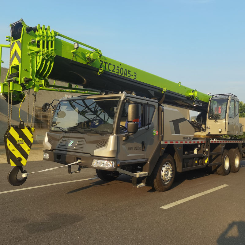 Equipamento de elevação Zoomlion para caminhões usados de 25 toneladas e capacidade de elevação de 25000 kg