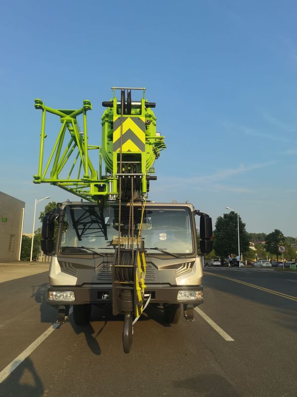 Zoomlion 20 toneladas 25 toneladas 50 toneladas caminhão guindaste perfeito para projetos de construção da Malásia