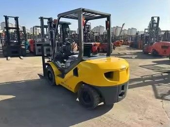 Elevador elétrico a diesel de 3 toneladas Komatsu FD30 usado no Japão com modelo de motor 4D94LE