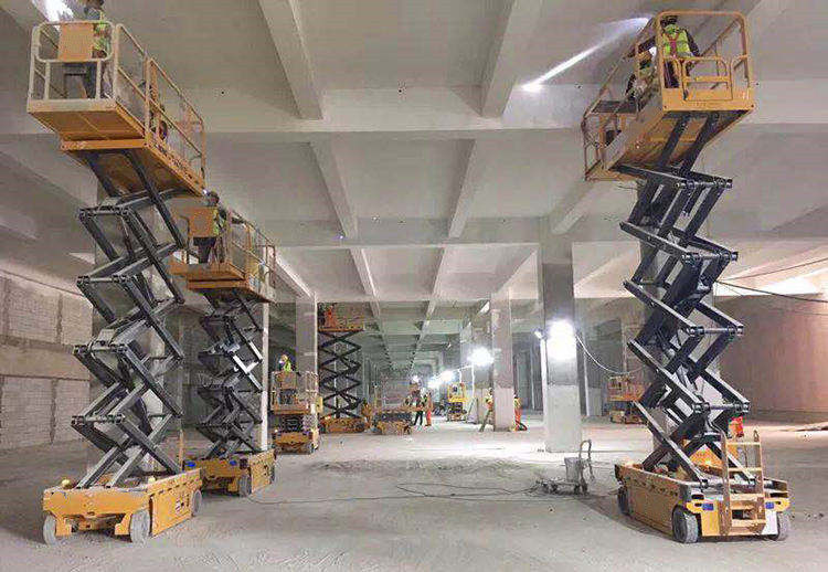 Elevador de tesoura de plataforma elétrica de 12 m com mecanismo de elevação e tamanho de mesa 2277x1120 mm