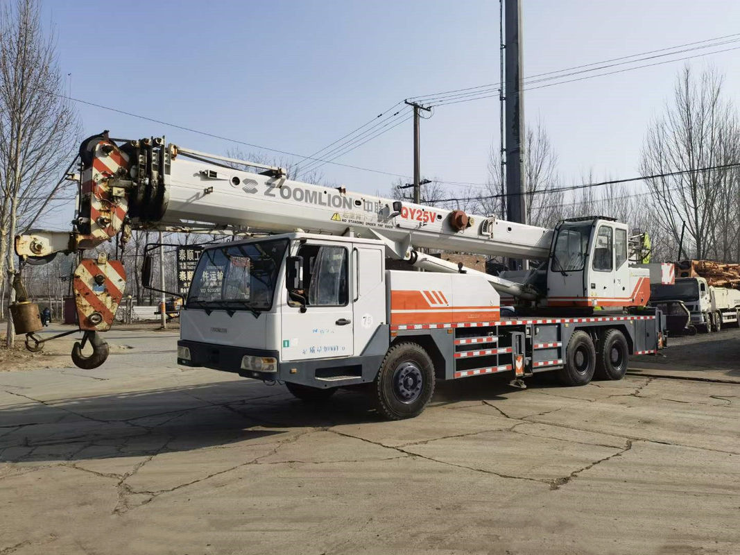 Máquina de Super Guindaste Branca de 39 m Guindaste de Camião de 25 toneladas Zoomlion QY25V Guindaste de Camião Móvel Usado