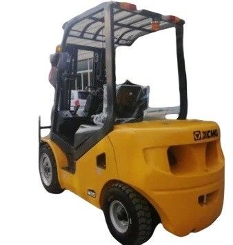 2.5 toneladas de empilhadeira diesel de 3 toneladas com largura total de 1225 mm e raio de rotação de 2400 mm