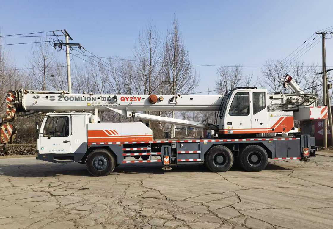 Zoomlion QY25V 25 toneladas Direção à mão esquerda Utilizado Knuckle Boom Cran Truck e bomba hidráulica