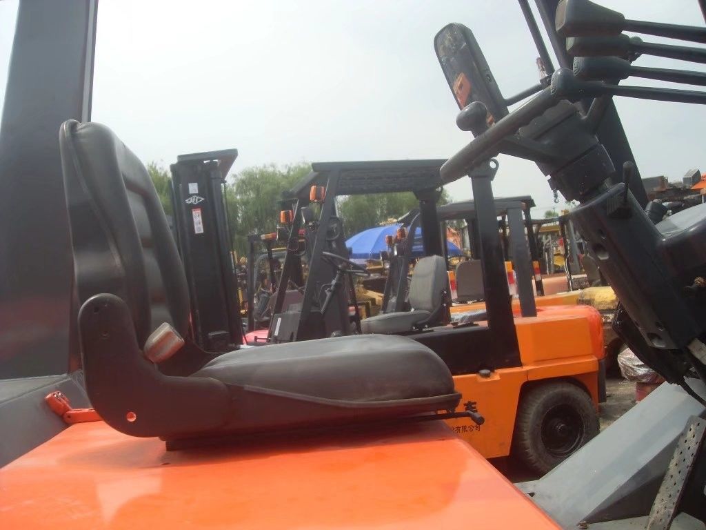 Tesouro pesado 15 toneladas de empilhadeira usada para África Motor opcional 2 estágios/3 estágios mastro