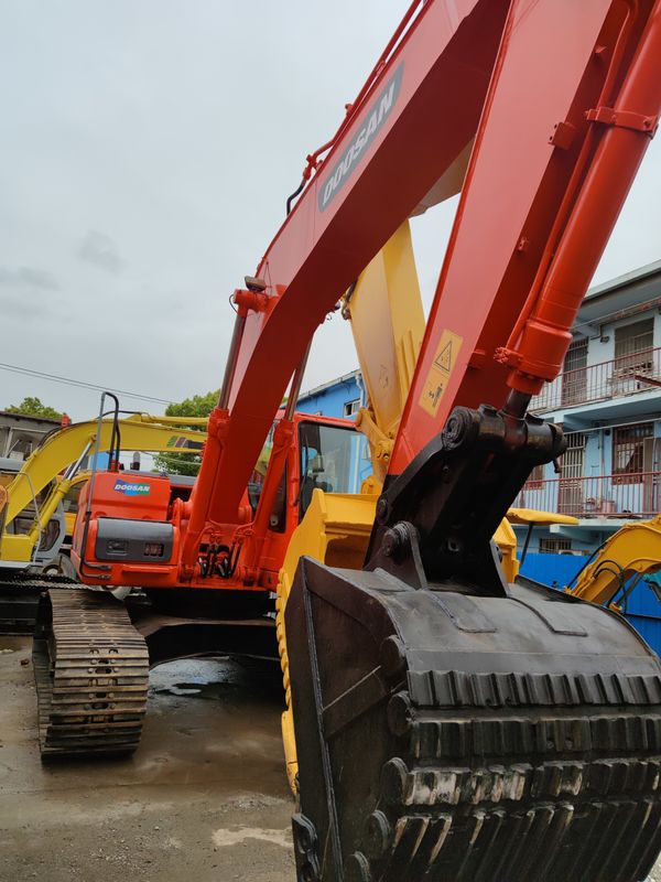 2001-4000 Horas de Trabalho Doosan DX225 Excavadora de rolagem usada com outra válvula hidráulica