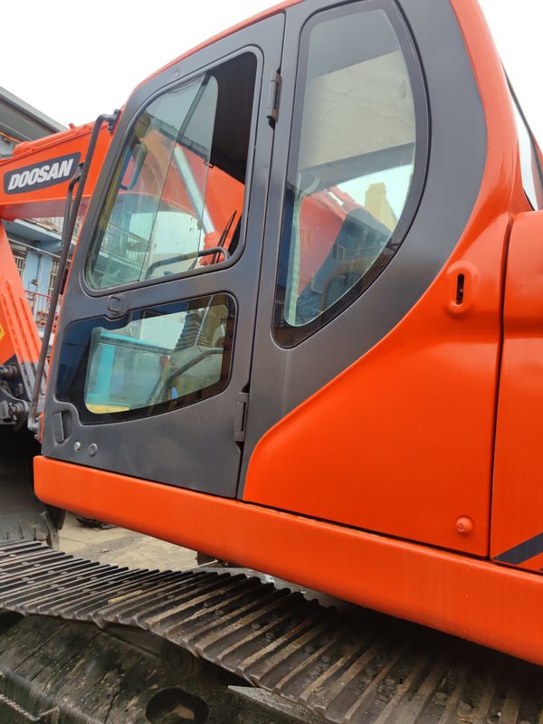 2001-4000 Horas de Trabalho Doosan DX225 Excavadora de rolagem usada com outra válvula hidráulica