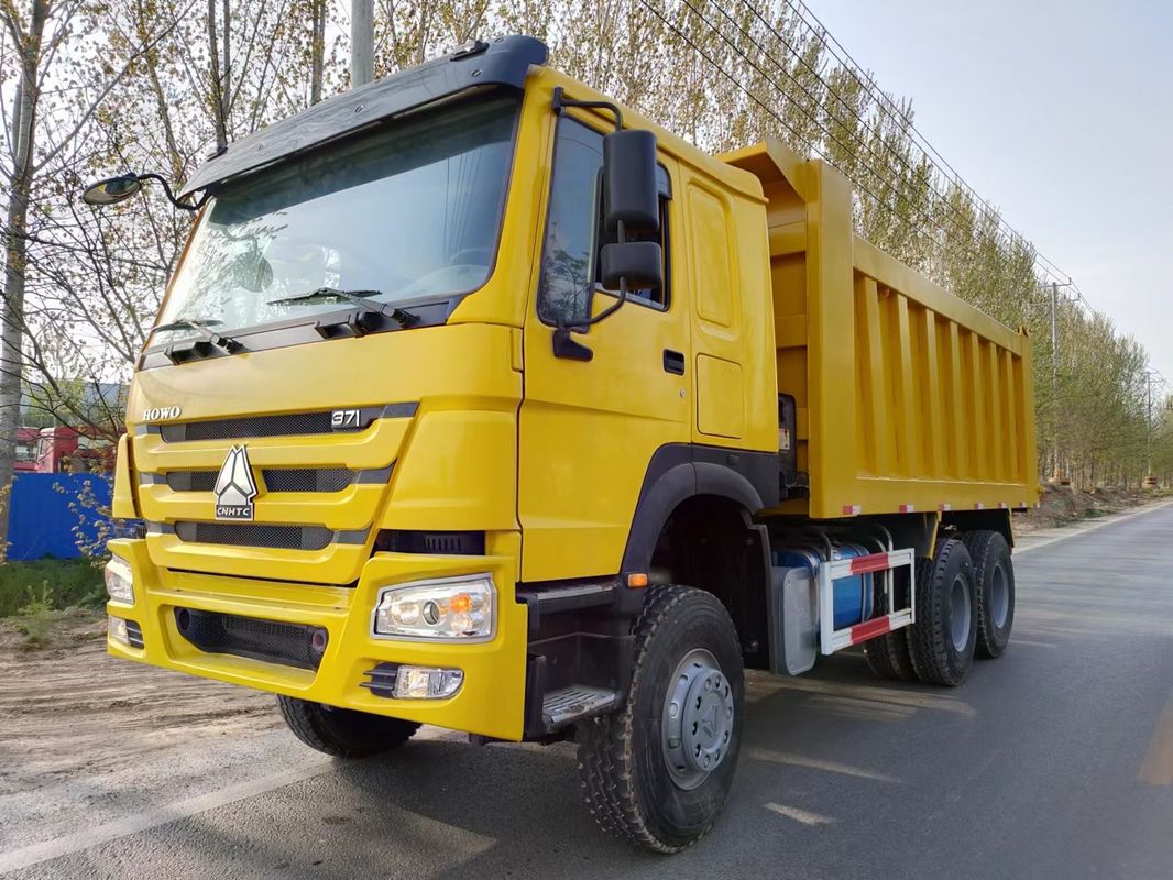 Utilizado HOWO 6x4 camião de despejo camião de descarga com 6 cilindros e 126000kg peso de curva