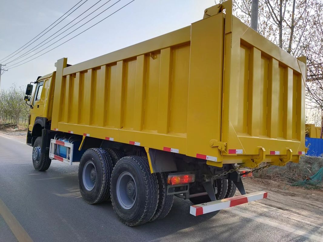 Utilizado HOWO 6x4 camião de despejo camião de descarga com 6 cilindros e 126000kg peso de curva