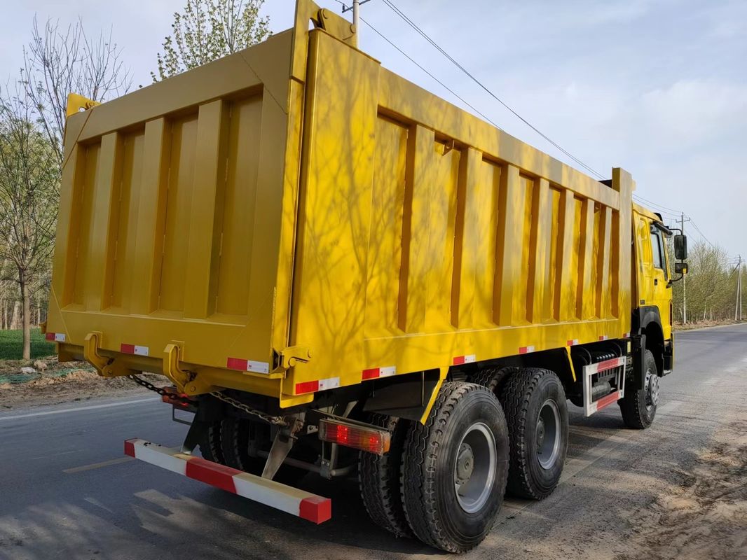 Utilizado HOWO 6x4 camião de despejo camião de descarga com 6 cilindros e 126000kg peso de curva