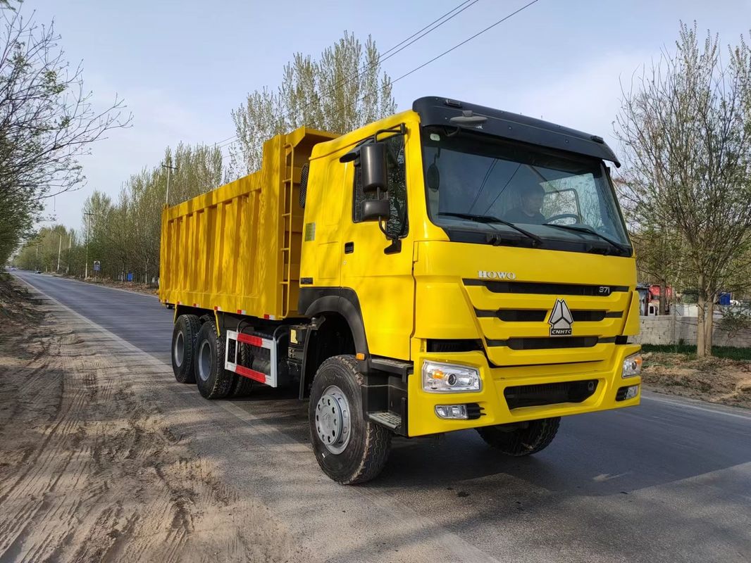 Utilizado HOWO 6x4 camião de despejo camião de descarga com 6 cilindros e 126000kg peso de curva
