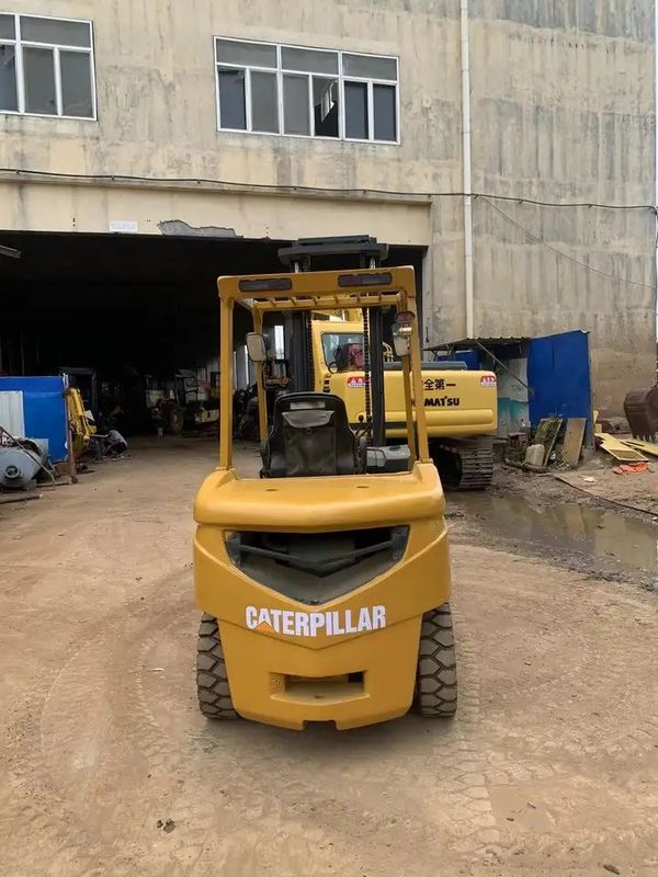 Ferramentas de elevação de 3 toneladas usadas CAT FD30 em empilhadeira diesel adequada para tarefas pesadas