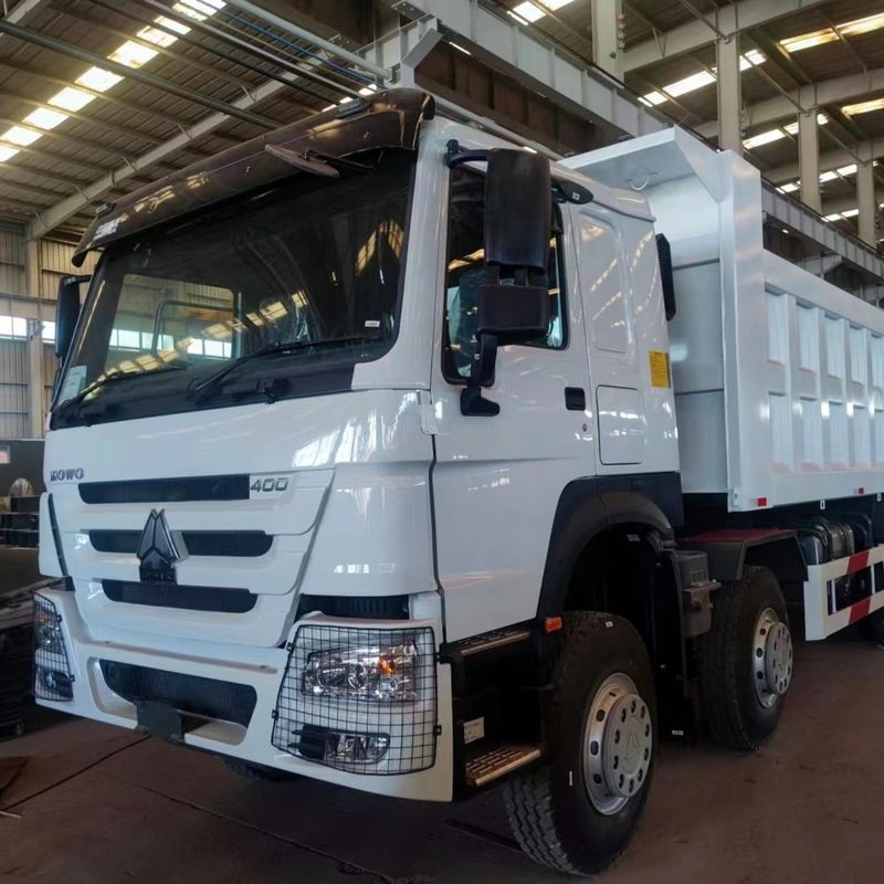 Howo 8x4 LHD Dump Tipper Truck com binário máximo 500-1000Nm e capacidade do motor 6-8L