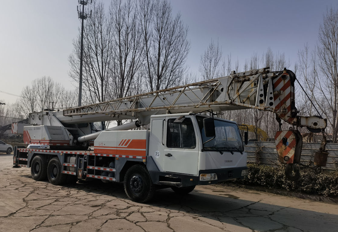 Veículo hidráulico usado Zoomlion de 25 toneladas, guindaste com altura máxima de elevação de 43 m