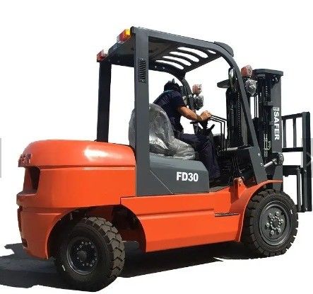 Forklift diesel FD30 com 4300 kg de peso e largura de garfo de 125 mm Alimentado por motor Isuzu