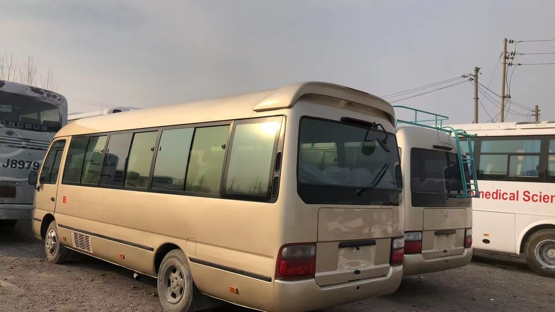 Autobus de 25 lugares com porta totalmente automática com velocidade máxima 91 110 km/h e modelo EQ6701LHT