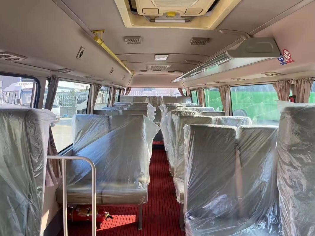 Autobus de 25 lugares com porta totalmente automática com velocidade máxima 91 110 km/h e modelo EQ6701LHT