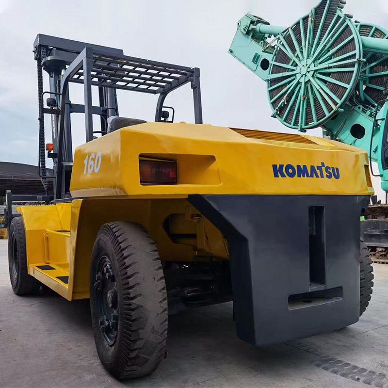 Fazendas 16 Ton Diesel Usado em empilhadeira Komatsu com 4m altura de elevação e 150m largura de garfo