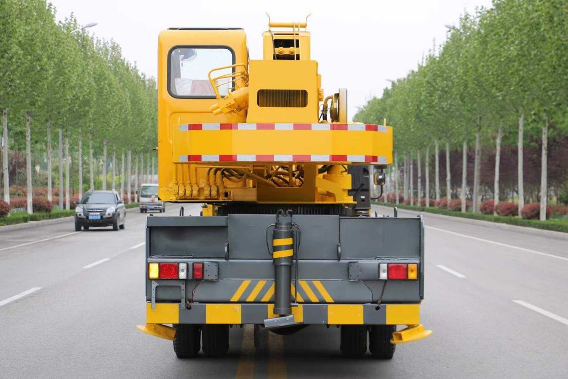 Construção de caminhão de guindastes móveis usados de 12 a 15 toneladas com potência de 160 cavalos e distância entre eixos de 4200 mm